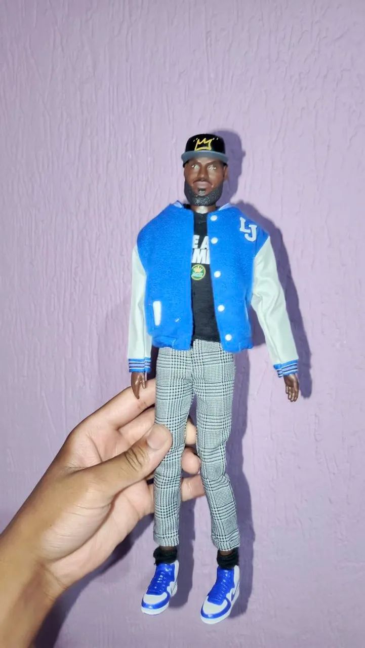 Boneco Ken LeBron James  - Foto 3