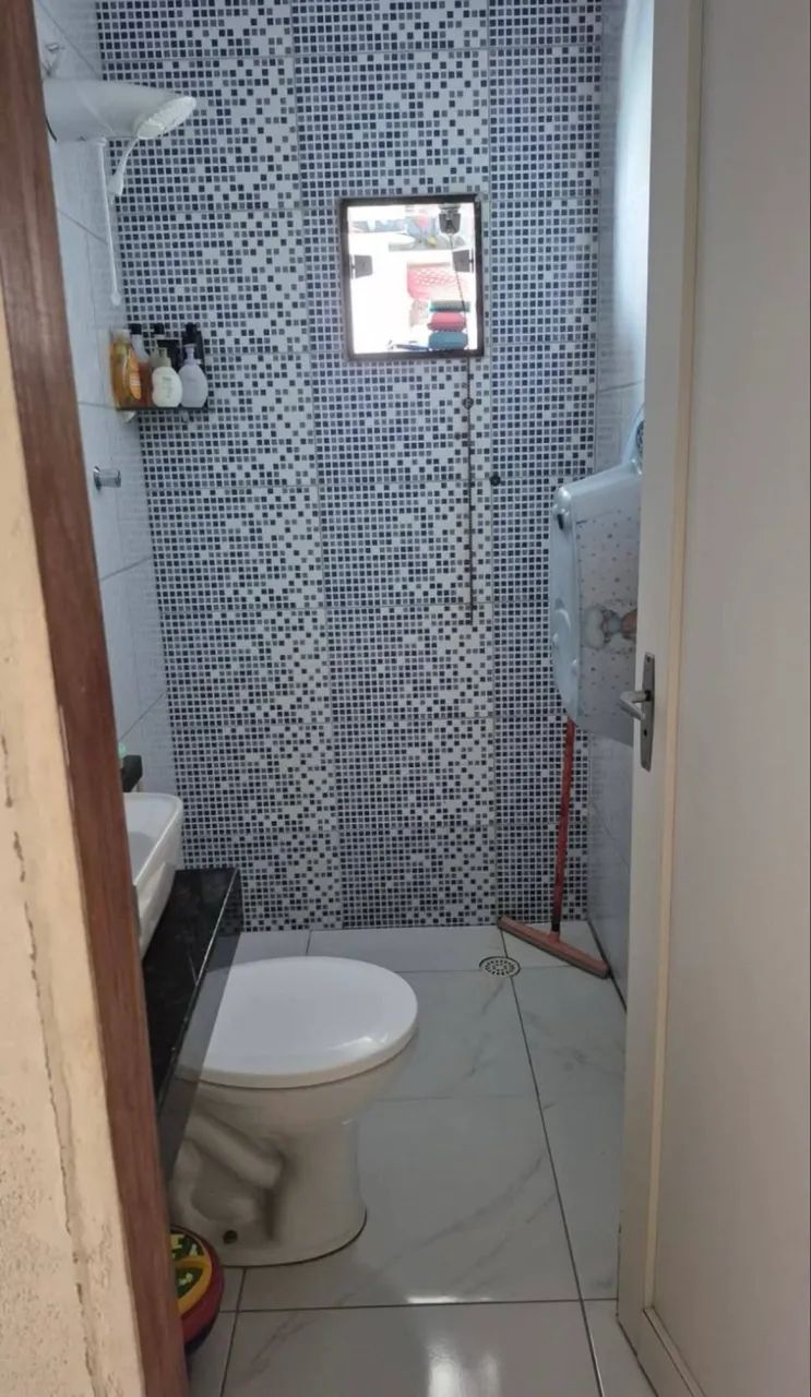 Vende-se casa no Barreiro KF  - Foto 2