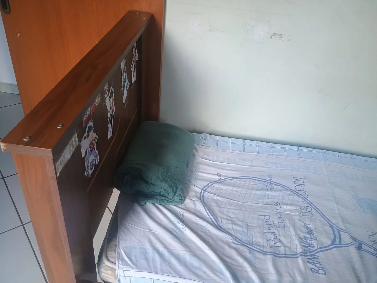 Cama de solteiro com colchão 
