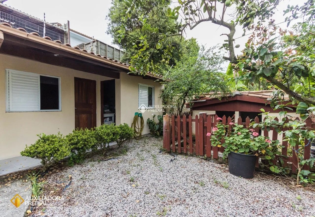 Casa com 5 quartos à venda no bairro Trindade em Florianópolis. - Foto 3