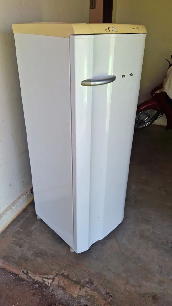 Geladeira Electrolux 262 litros  - Foto 3