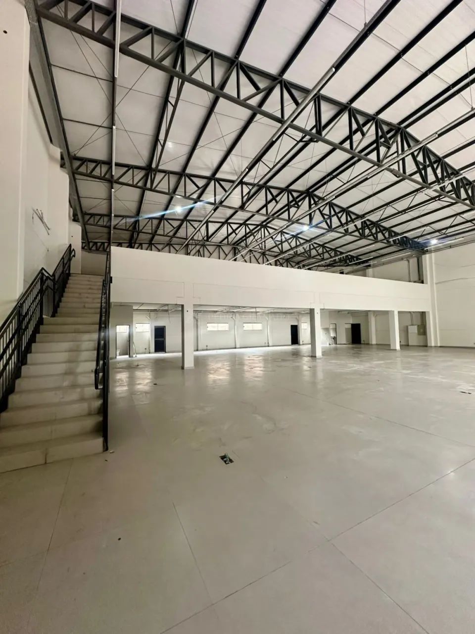 Barracão Comercial para Locação na Av Colombo - Foto 4