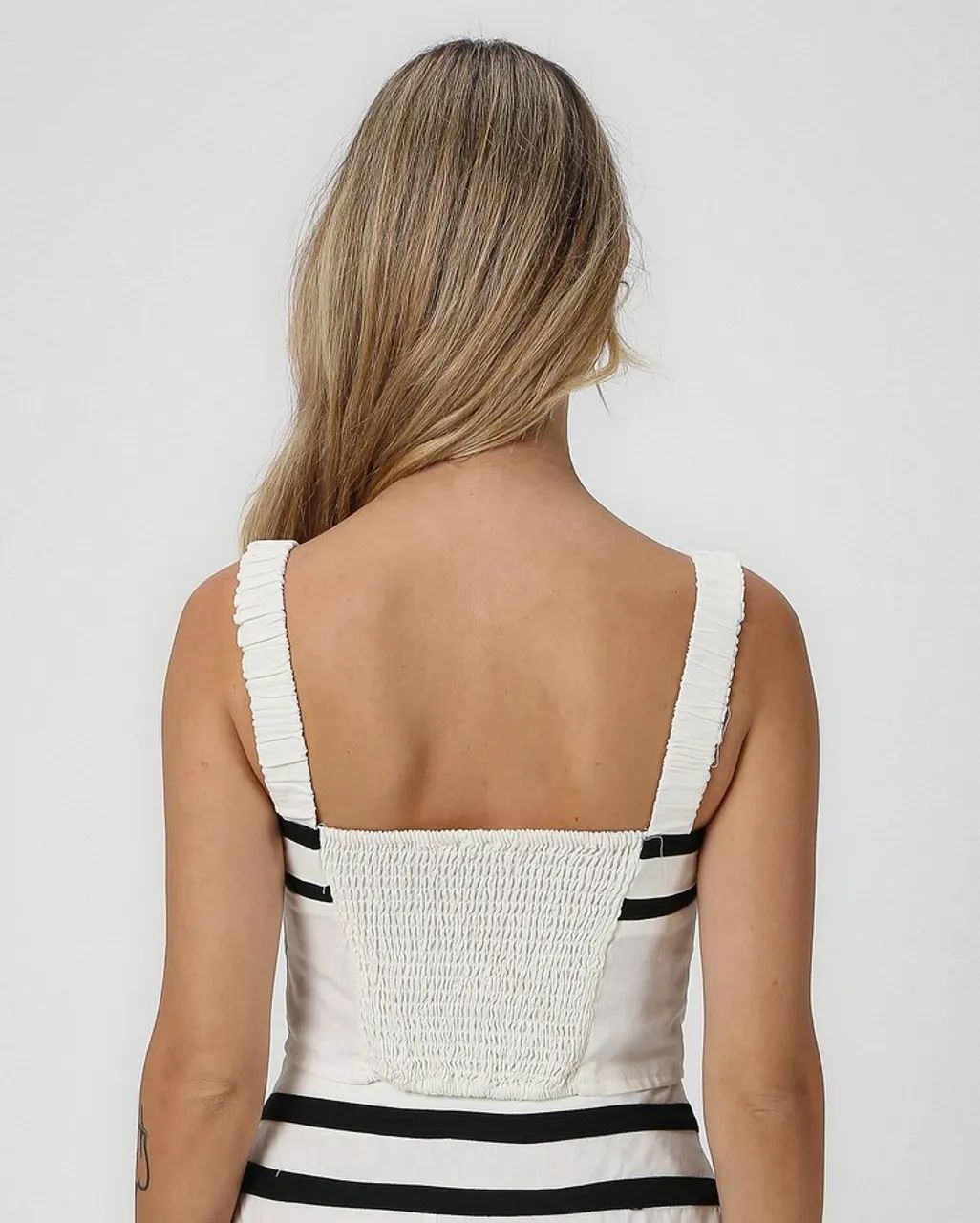 Cropped branco e preto - Foto 2