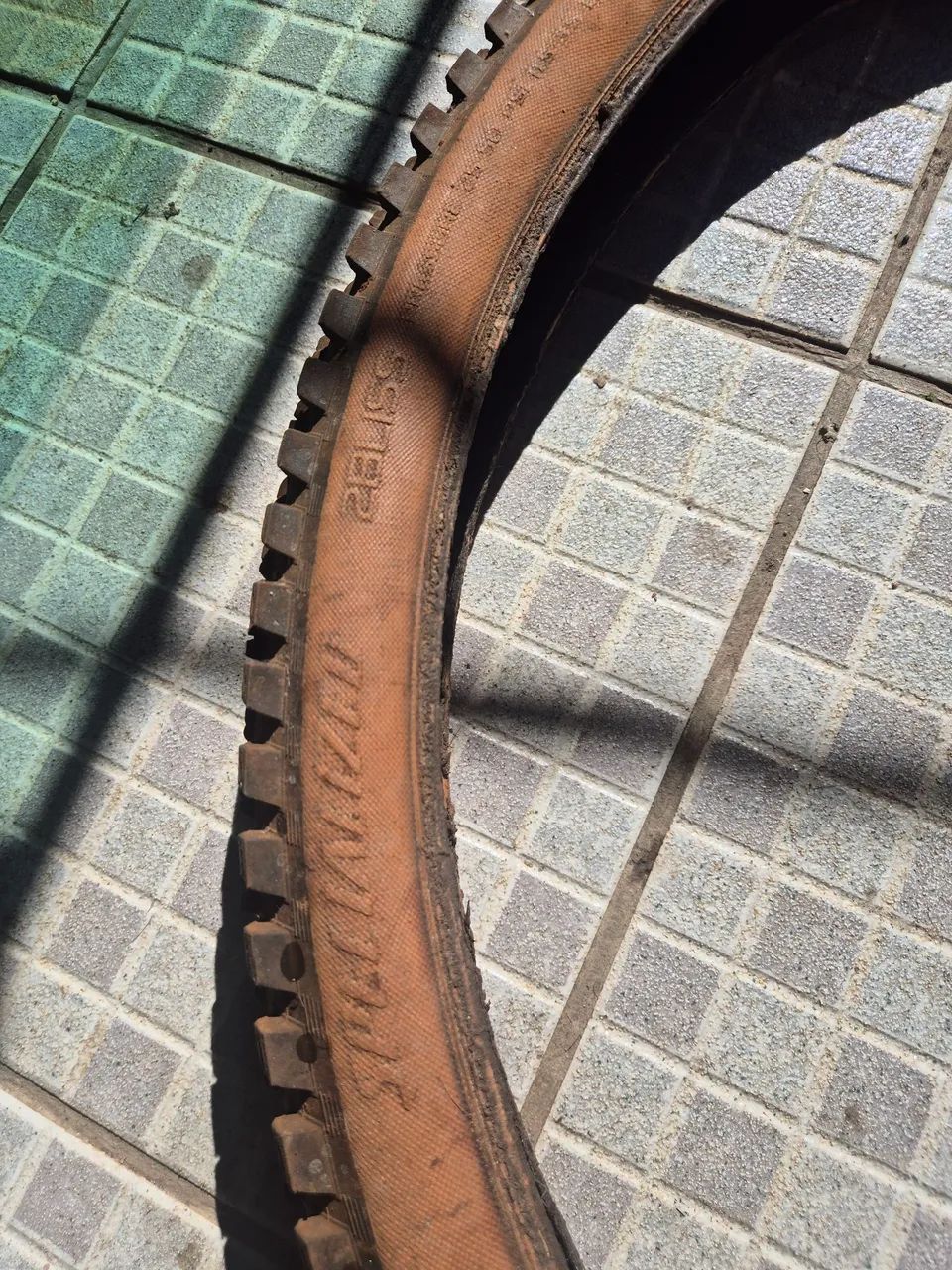Pneu aro 29 specialized 2.35 - Foto 3
