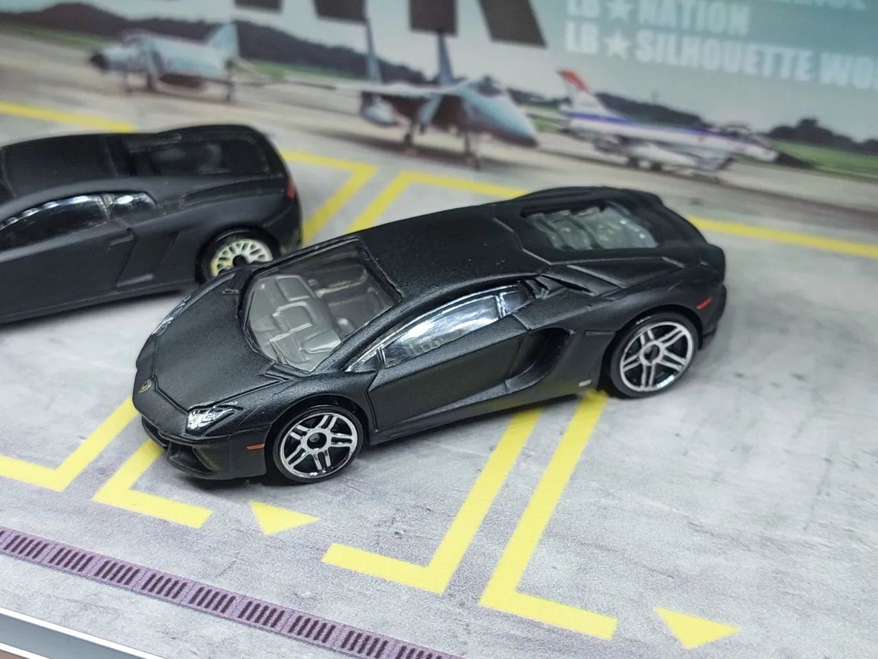 Hot Wheels Lamborghini combo "Stealth" - Foto 4