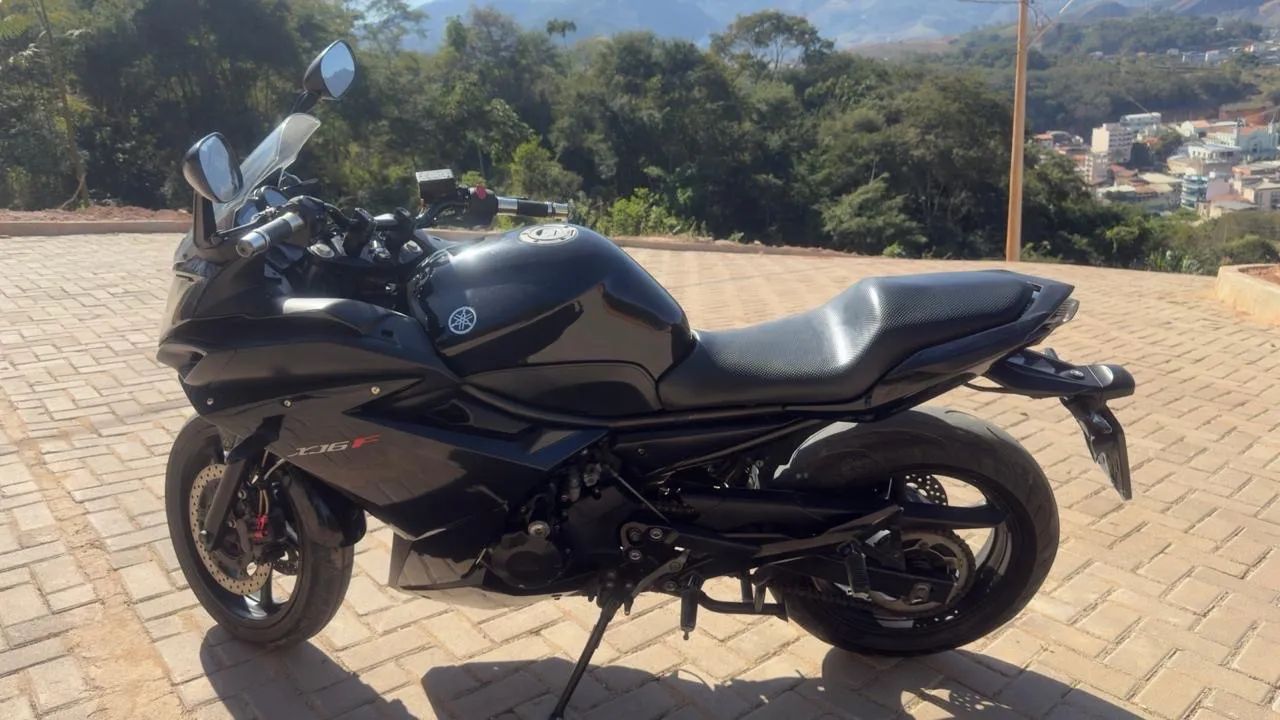 XJ6F 2010/2011 carenada 
