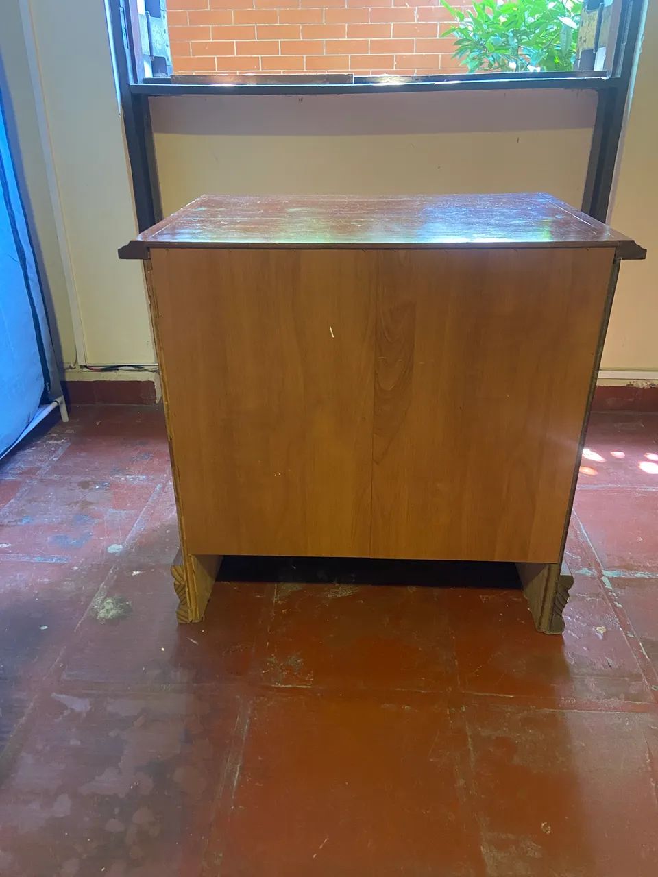 Mesa de cabeceira em madeira maciça resinada. - Foto 5