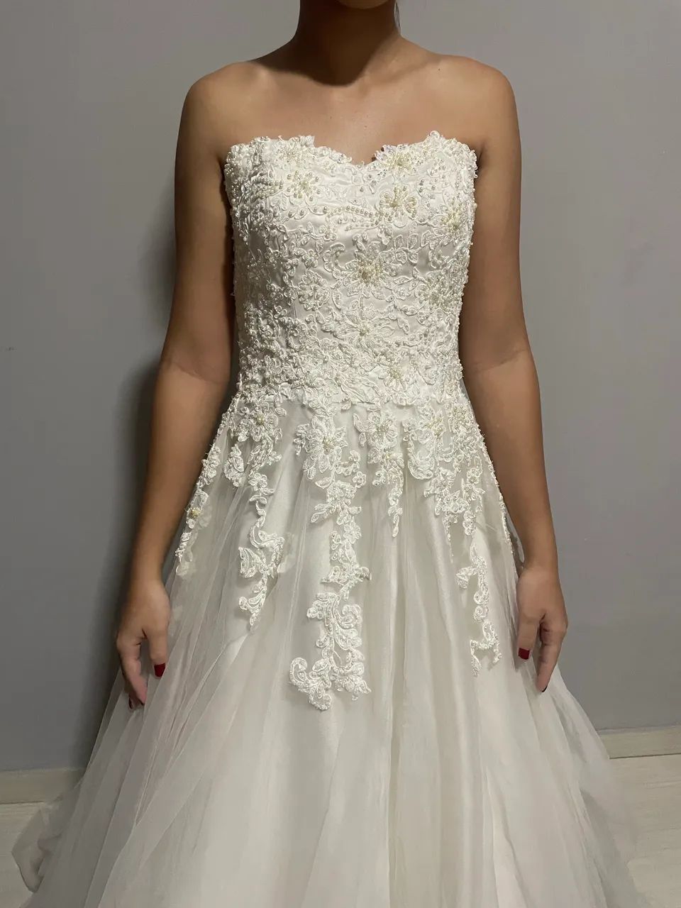 Vestido de noiva e coroa