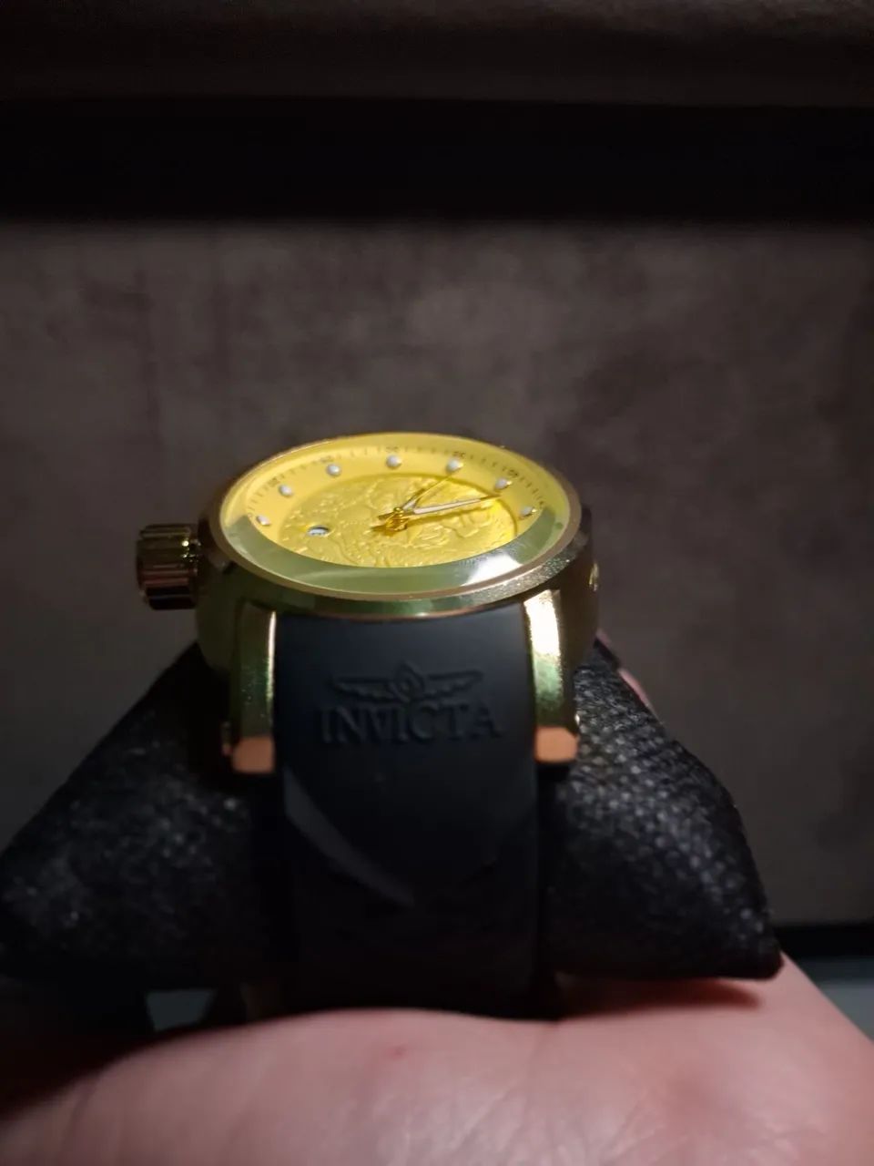 Relógio Invicta Yakuza Dourado + Preto - Foto 3