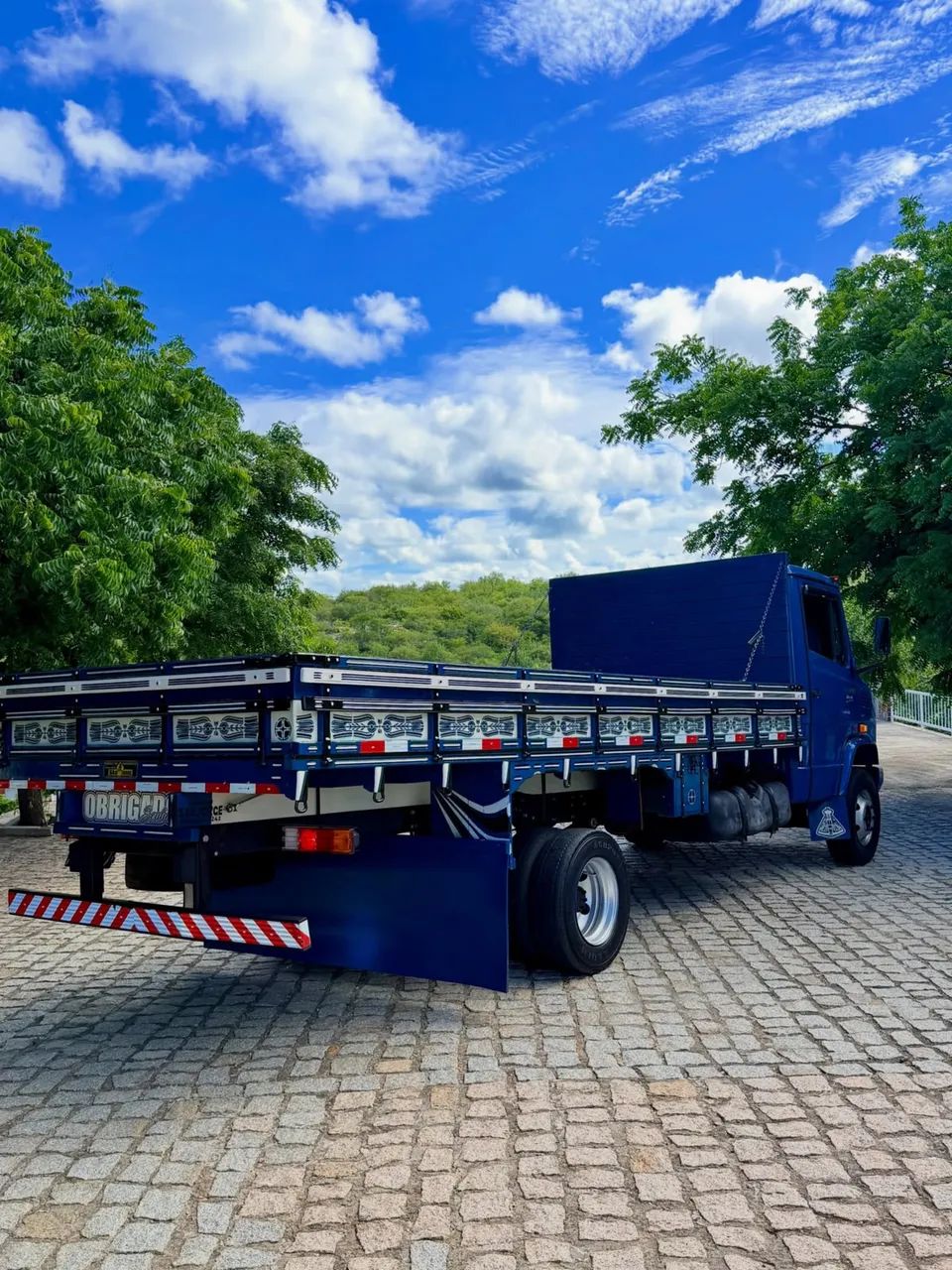 Caminhão 710 Plus carroceria  - Foto 2