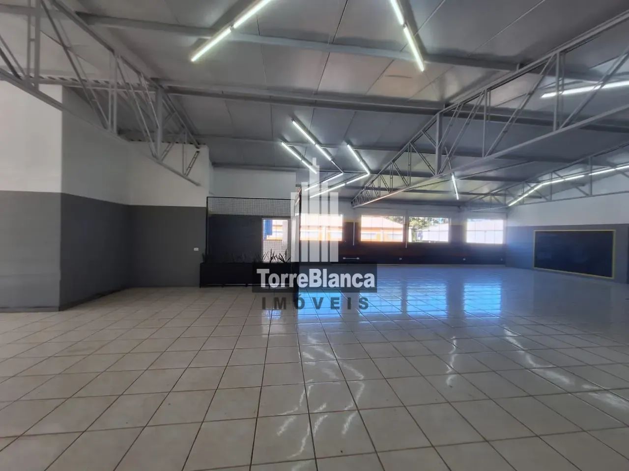 Galpão / Barracão para locação, 1100 m², 5 salas, 4 banheiros, Estacionamento com 20 vagas - Foto 6