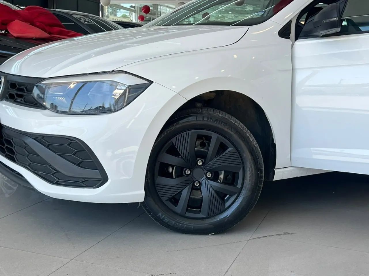 Volkswagen Polo Track 1.0 Flex 12V 5p, foto 3 de 18