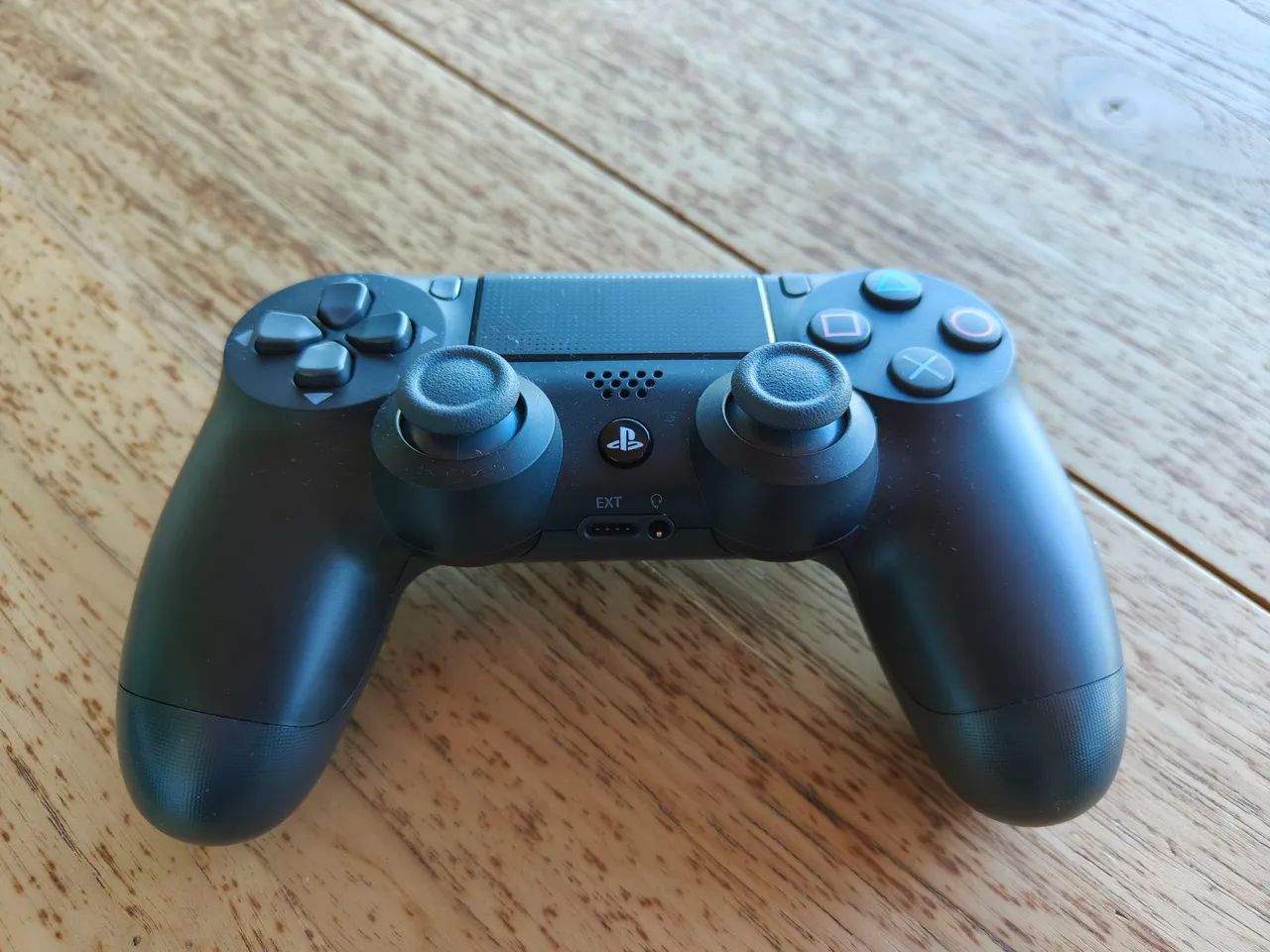 Controle em fio DualShock 4