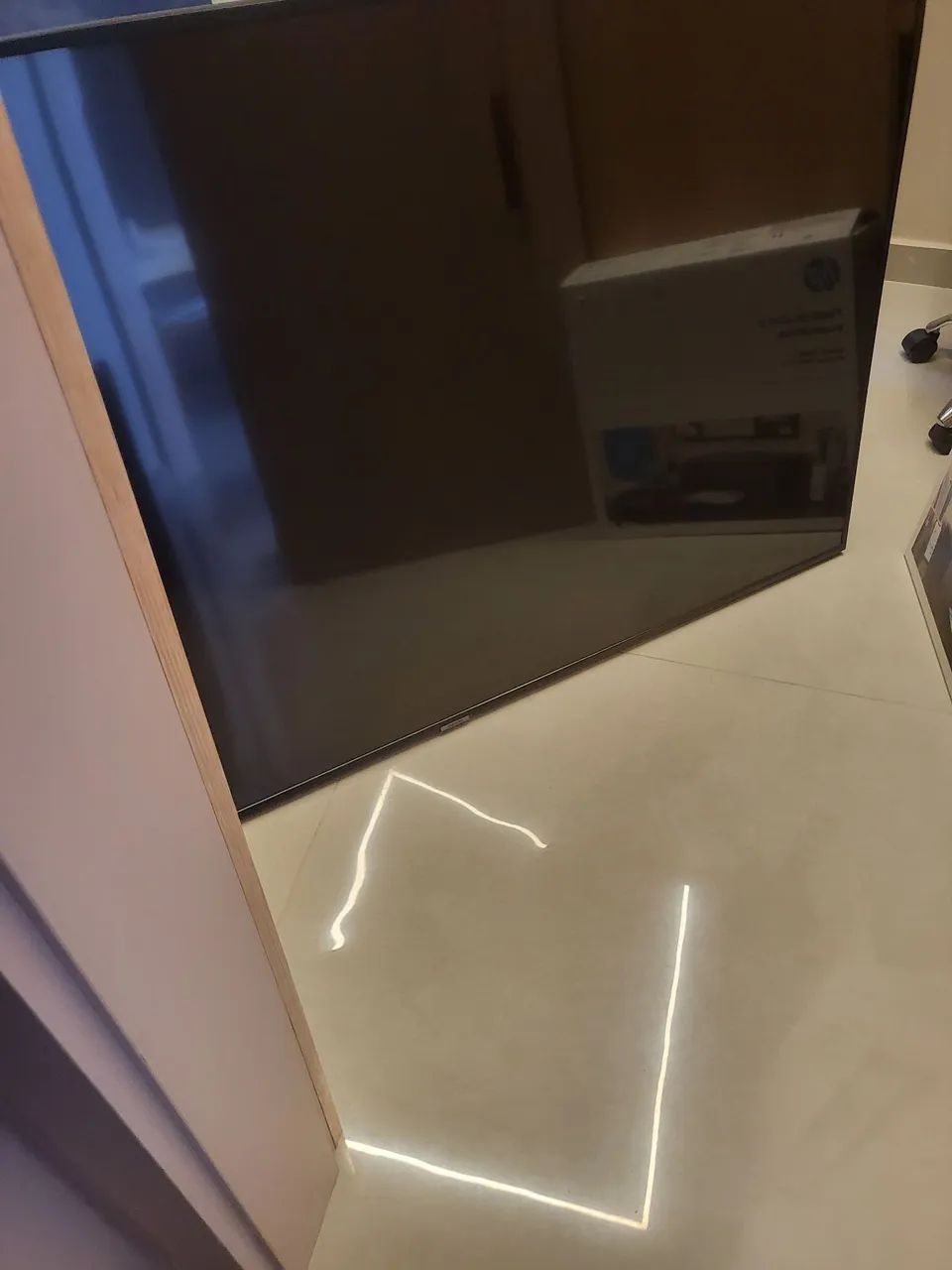 Vendo tv seminova samsug 65 polegadas.