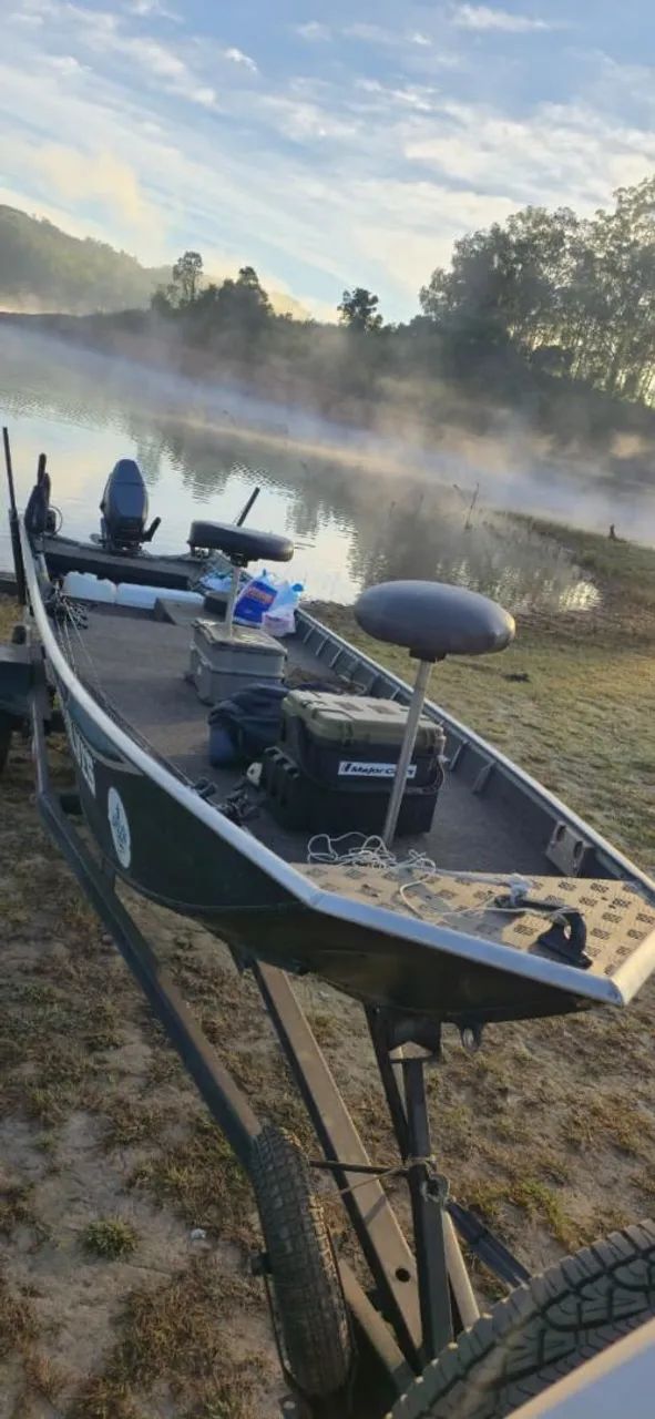 Barco Semichata alumínio Yamaha 30hp - Foto 2