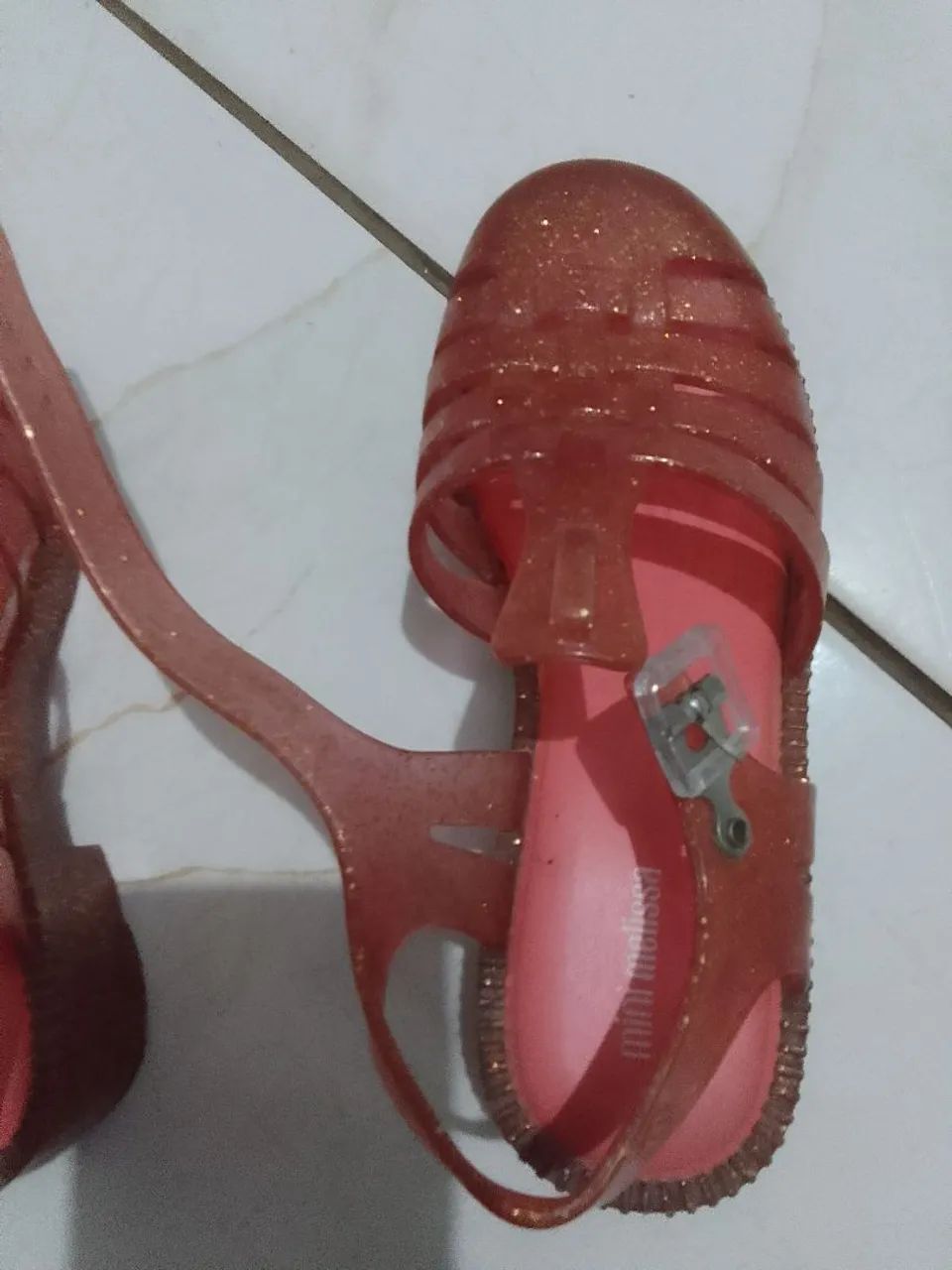 Vendo melissa original perfeito estado 