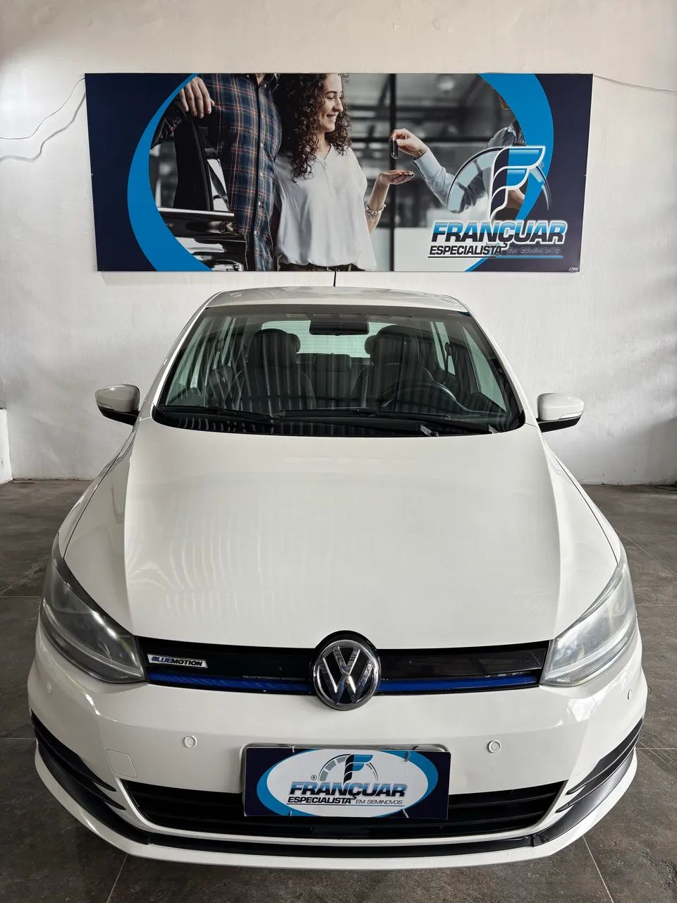 Volkswagen Fox Fox BLUEMOTION 1.0 Mi Total Flex 12V 5p 2015