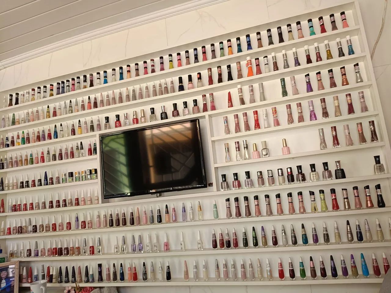 Kit painel completo com tv e esmaltes - Foto 3