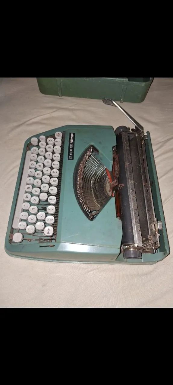 Máquina de Escrever Olivetti Lettera original com tampa (Com pequenos defeitos) - Foto 4