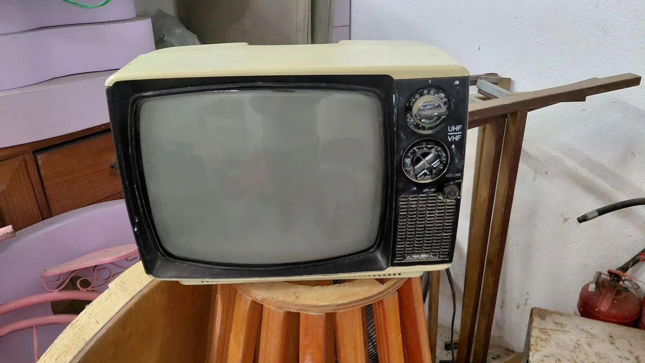 Tv antiga para colecinador