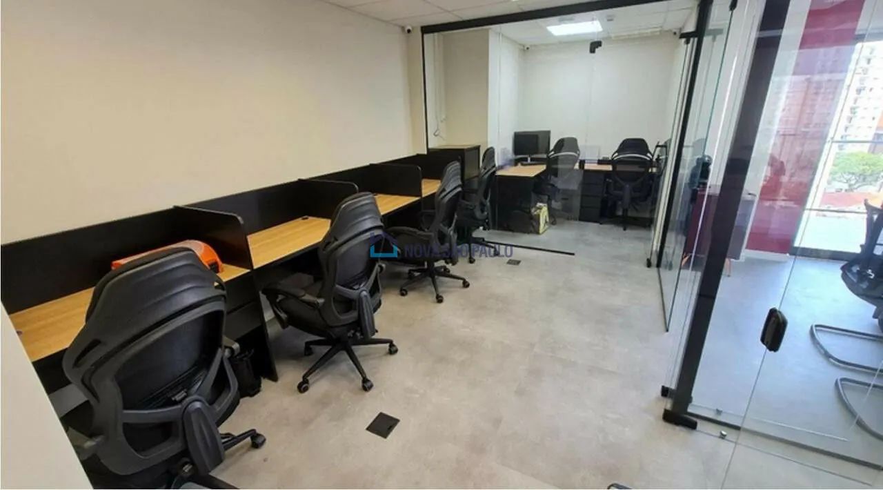Conjunto Comercial Premium em Moema - 46m² com Varanda e Vaga