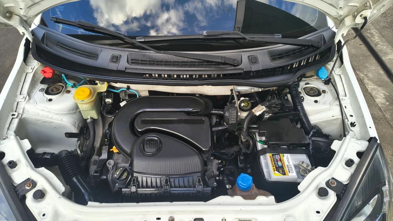 Fiat Uno Sporting 1.4 EVO Fire Flex 8V 4P 2016 - Foto 5