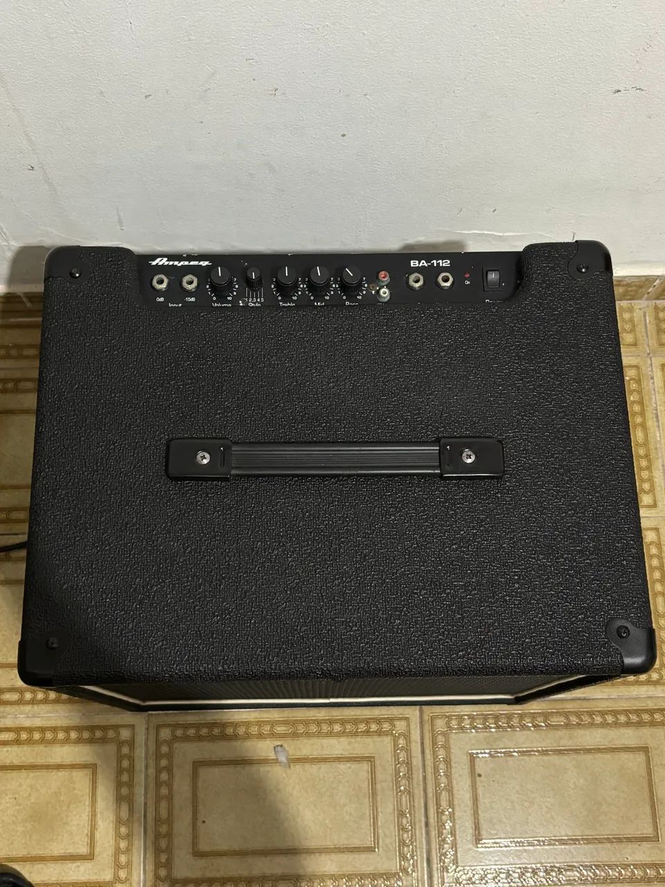Cubo de baixo Ampeg BA112