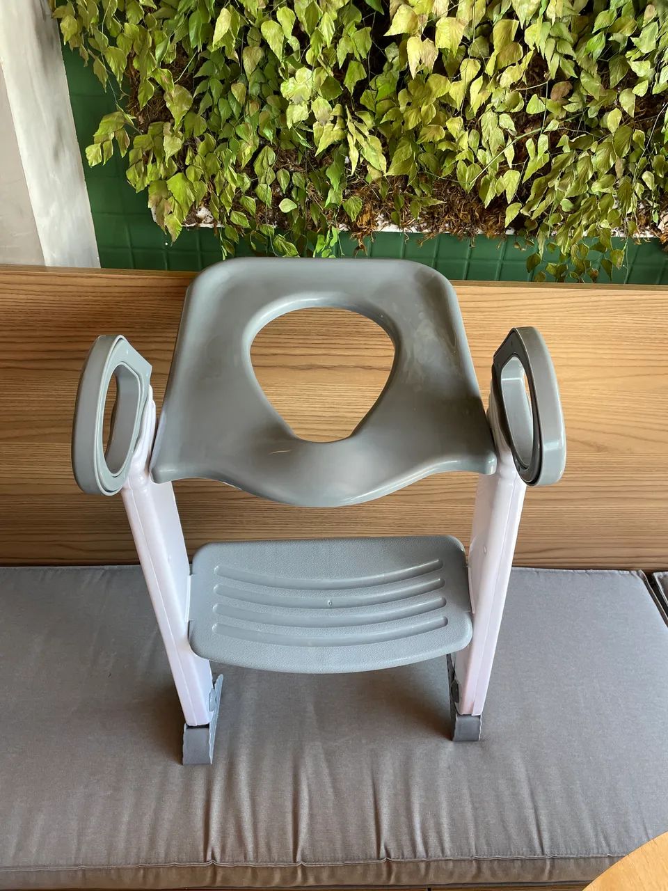 Assento Redutor Infantil Vaso Sanitário Privada Com Escada Trono Troninho (Cinza) - Foto 2