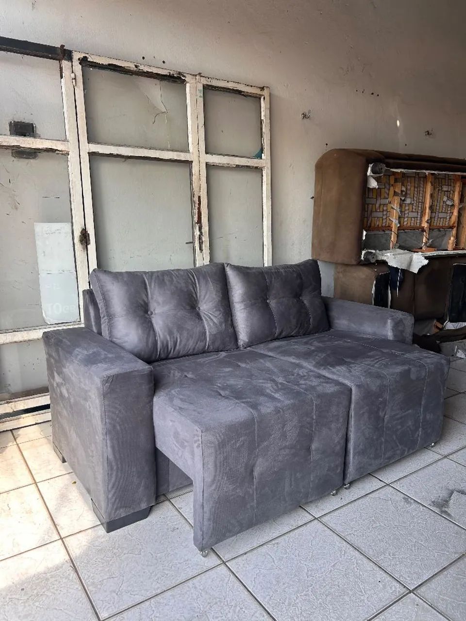 Vende se este sofá retrátil 