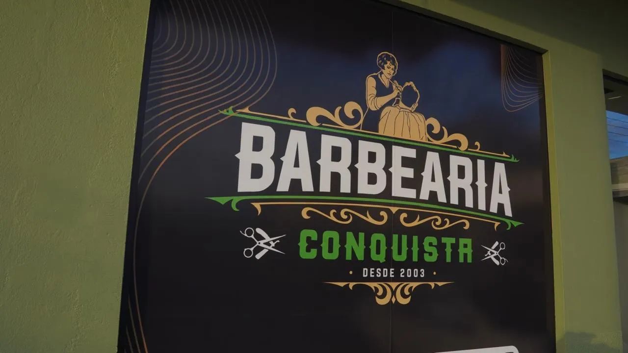 Contrate - se BARBEIRO (A)