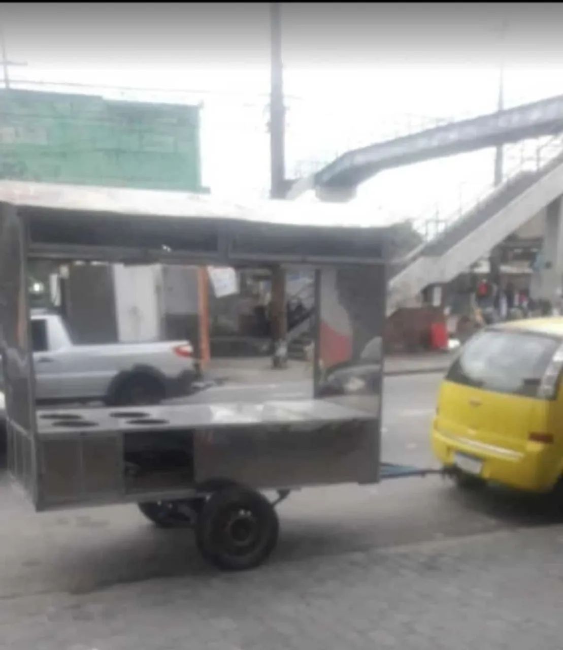 Barraca com reboque para sopas e lanches ou churrasquinho 