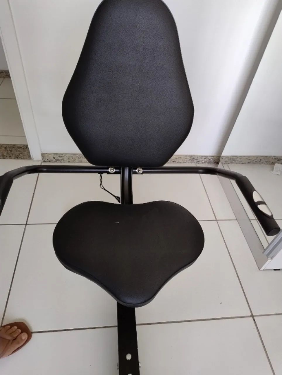Bicicleta ergométrica com acento para terceira idade 