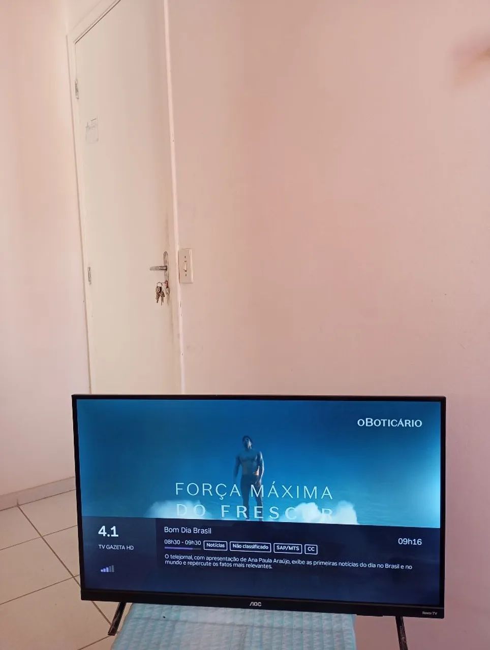 Vendo uma linda televisão 