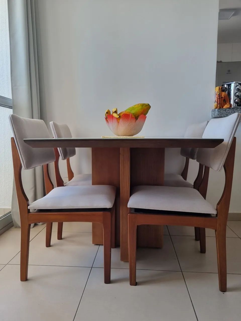 Conjunto de mesa de jantar + 4 cadeiras - Foto 2