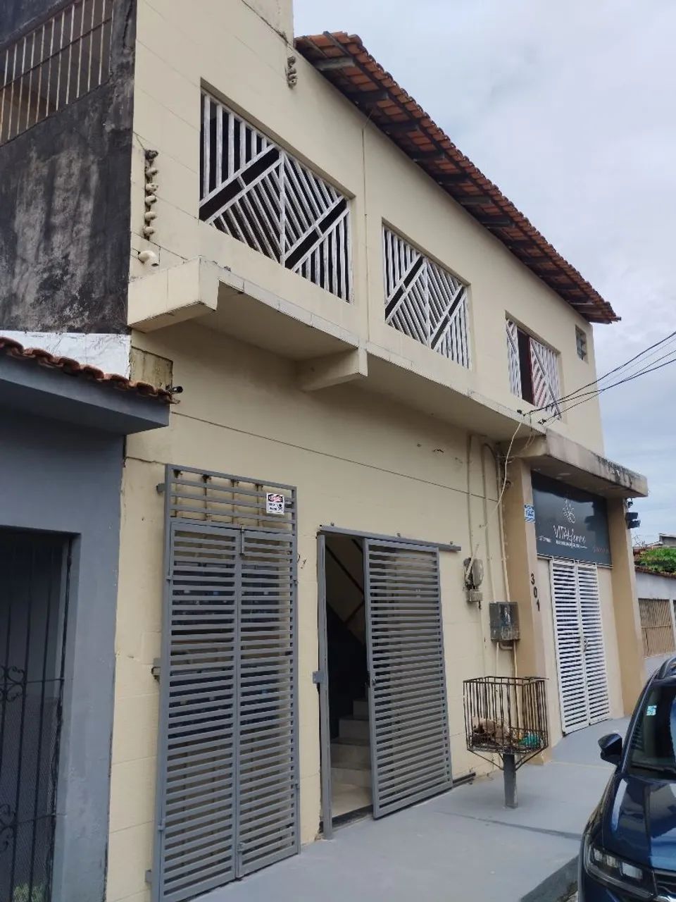 ALUGA-SE KITNETS - TAMANHOS VARIADOS.