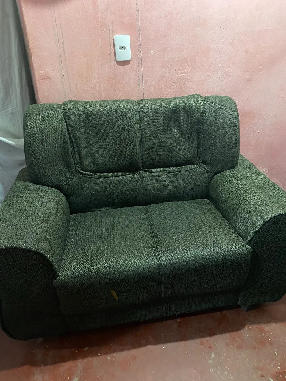 Sofá com pequenas avarias DOIS LUGARES - Foto 2