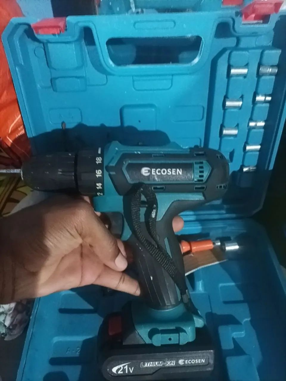 Parafusadeira nova