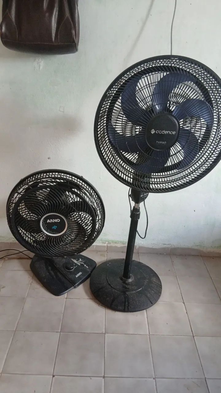 Vendo esses 2 ventiladores 