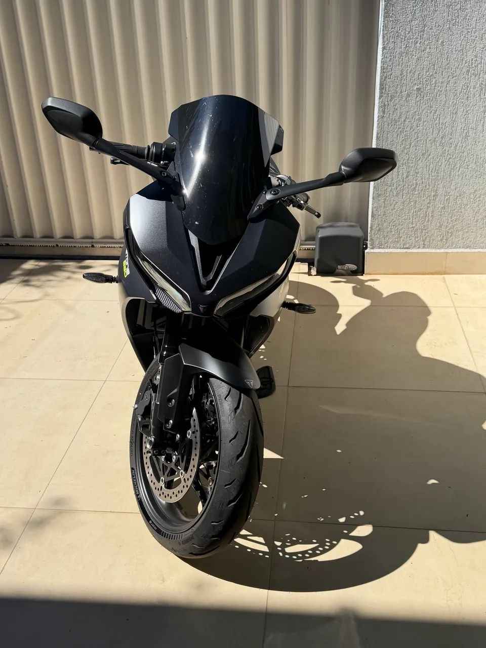Triumph Daytona 660 - Foto 4