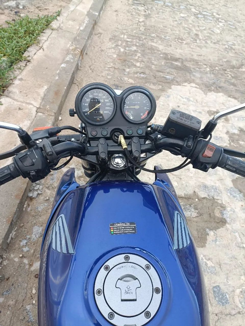 CB500 2001 CAPA DE REVISTA  - Foto 3