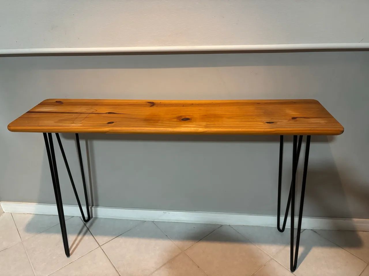 Mesa de jantar com cadeiras e aparador - Foto 3