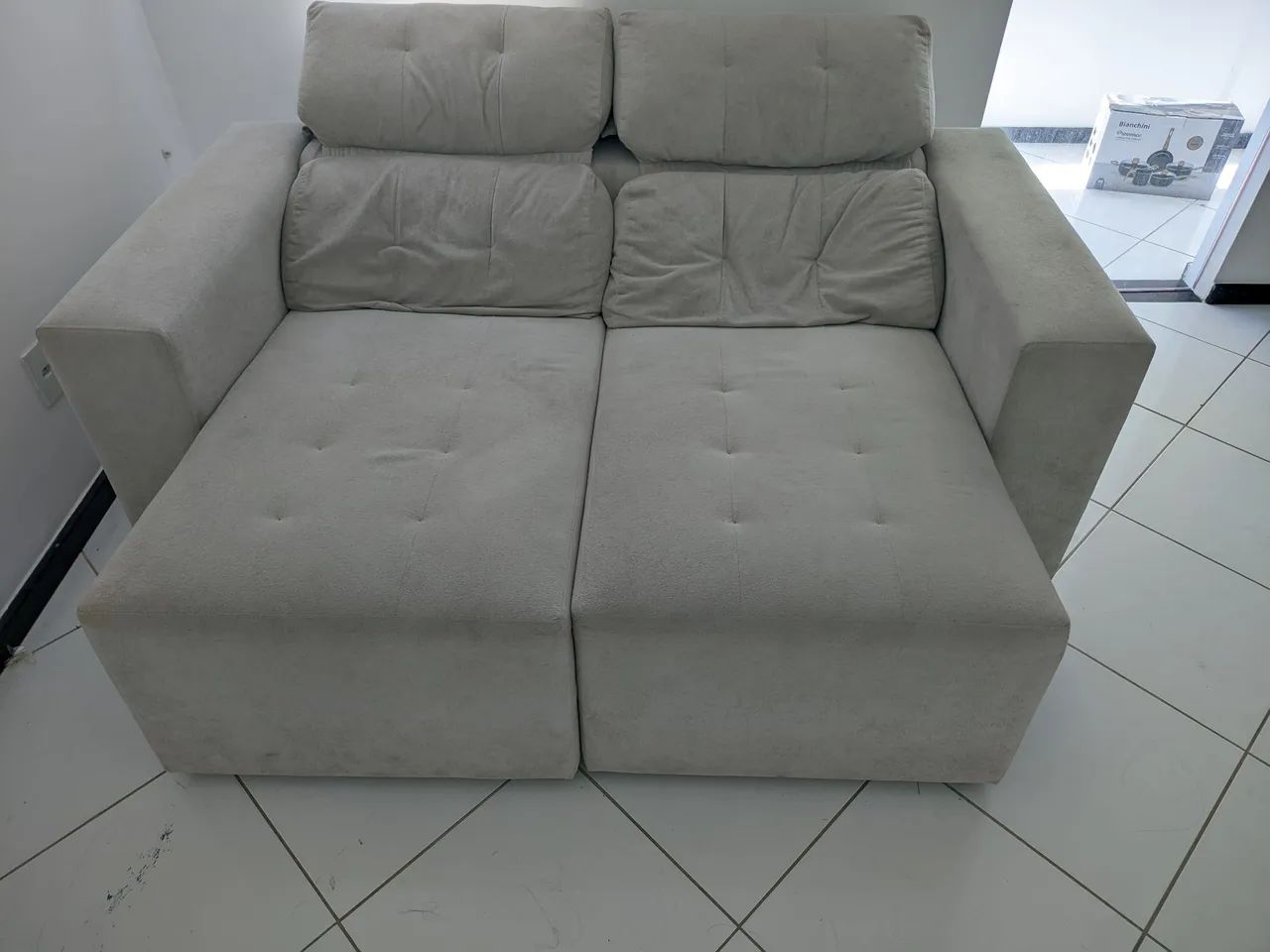 Sofá linho 2 lugares seminovo - Foto 3