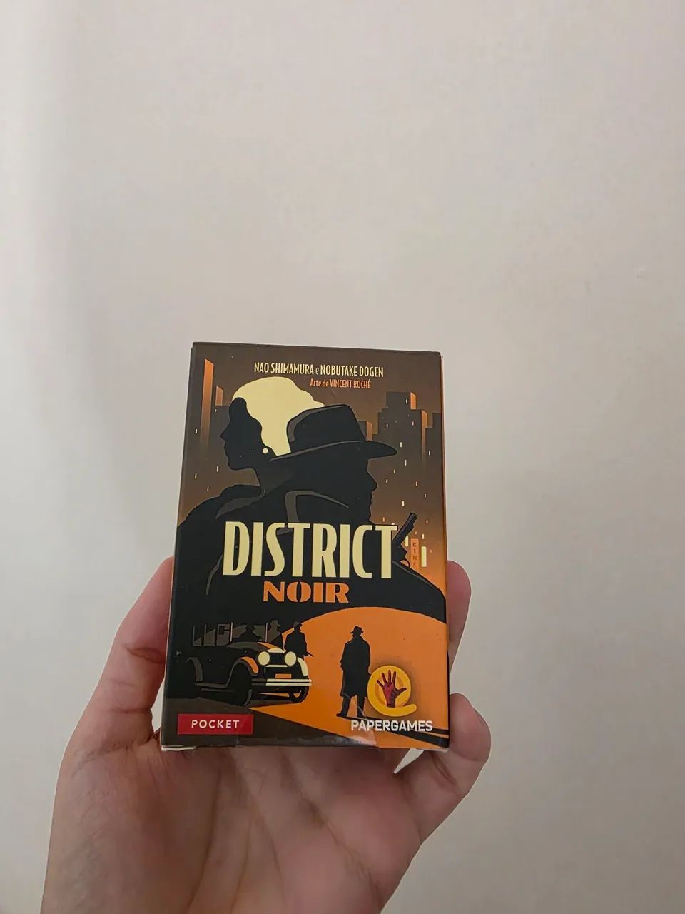 District Noir - Jogo de Cartas / Tabuleiro - PaperGames