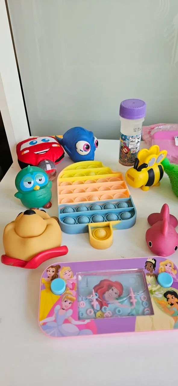Lote de brinquedos variados - Foto 3