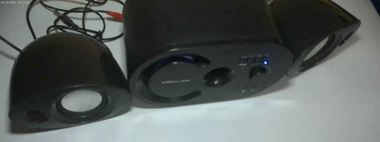 Vendo uma  Caixa de Som ?FOXCLUBE? Usada em perfeito funcionamento com BLUETOOTH, MODELO = - Foto 2