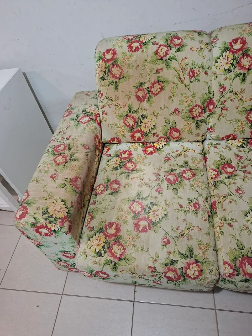 Sofa 3 lugares (precisa LAVAR) - Foto 2