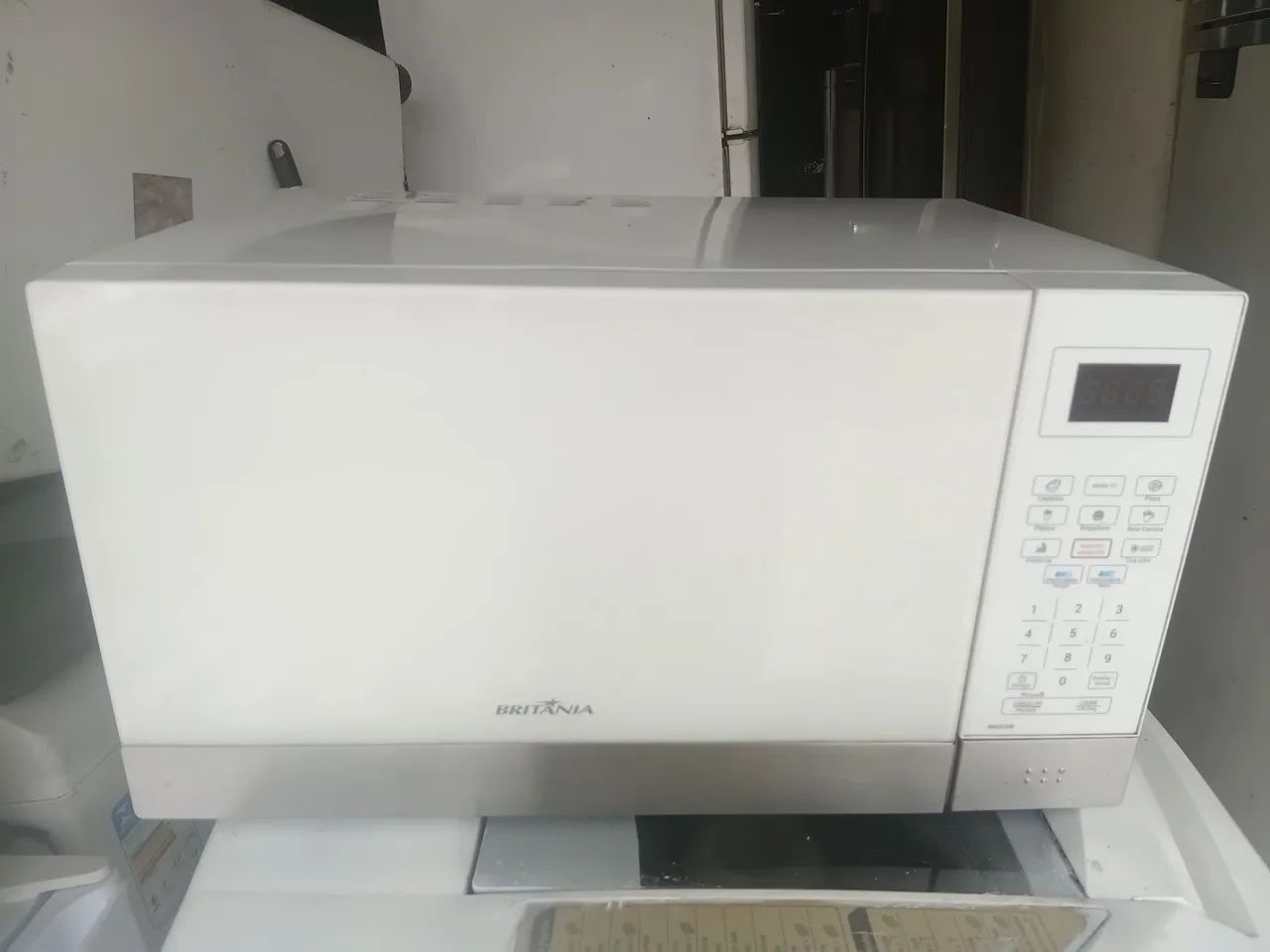 Micro-ondas Britânia 110V funcionando perfeitamente 