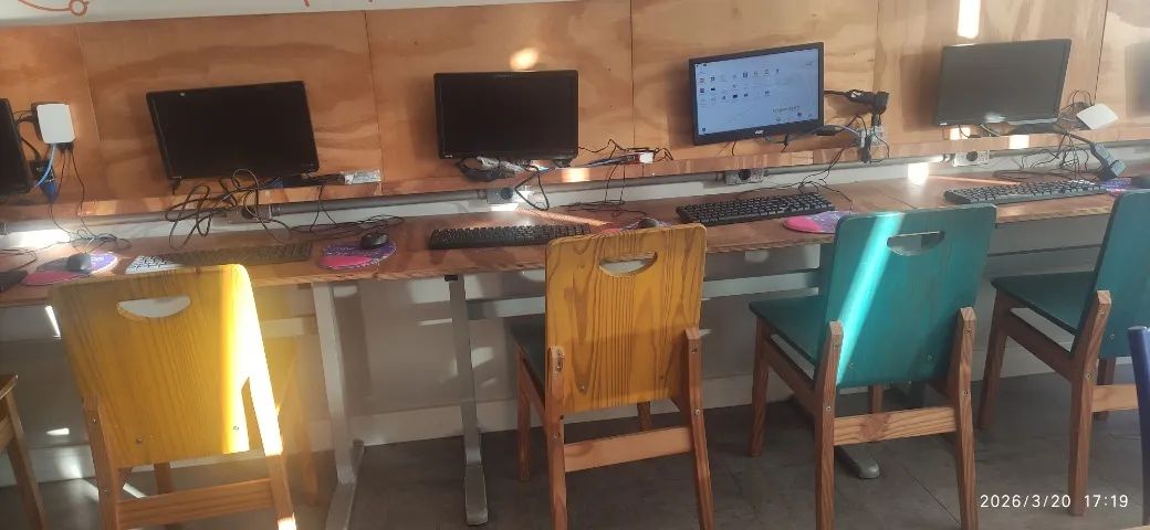 OPORTUNIDADE: Laboratório de Informática Completo (32 Estações de Estudo)404871447724707841