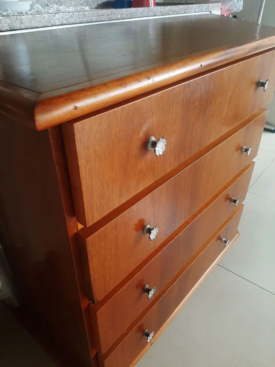 Cômoda, gaveteiro, guarda roupa de madeira - Foto 2