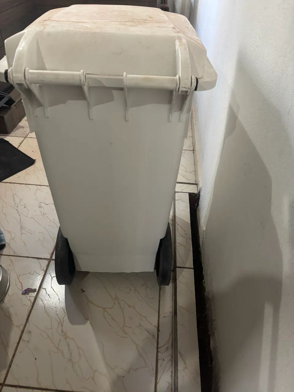 Vendo lixeira grande